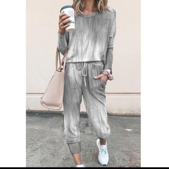 LOUNGING JOGGER SET - Picture 3 of 3